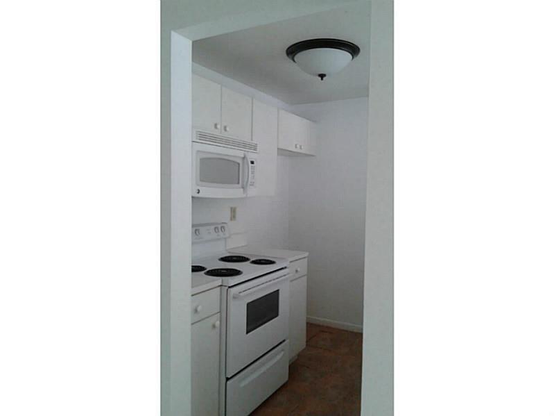 LAS BRISAS - Residential Lease