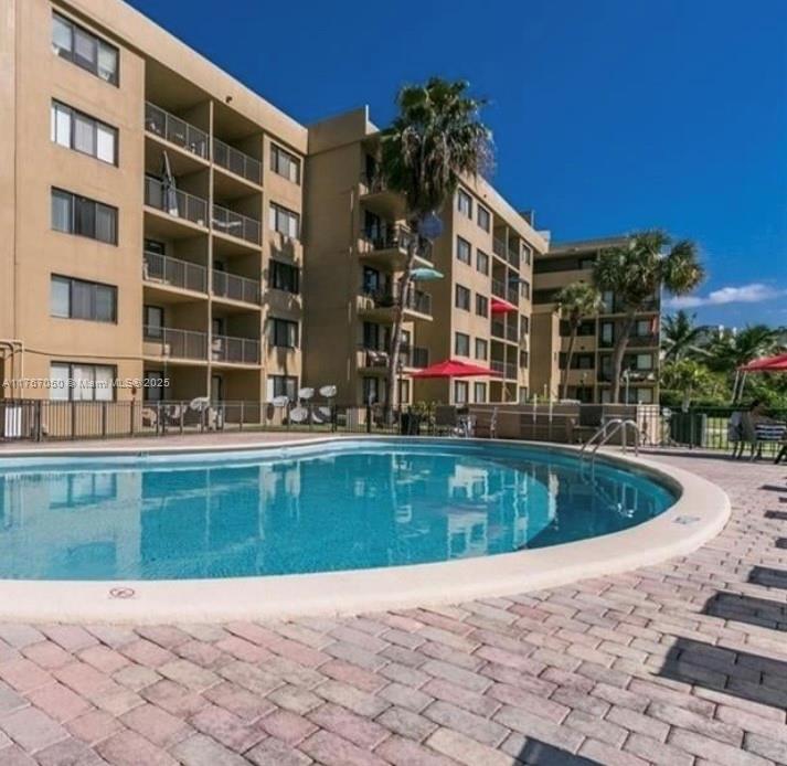 YACHT CLUB CONDO (THE) - Residential