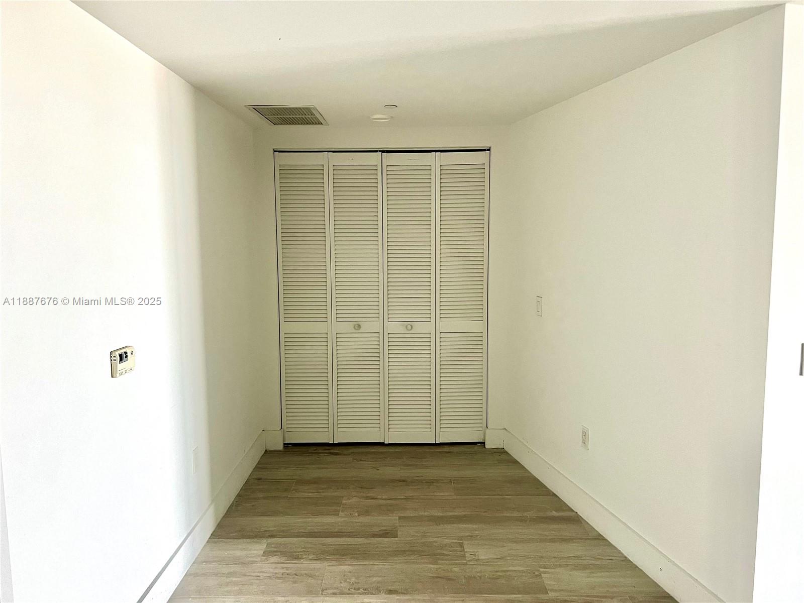 121 NE 34th St 1114