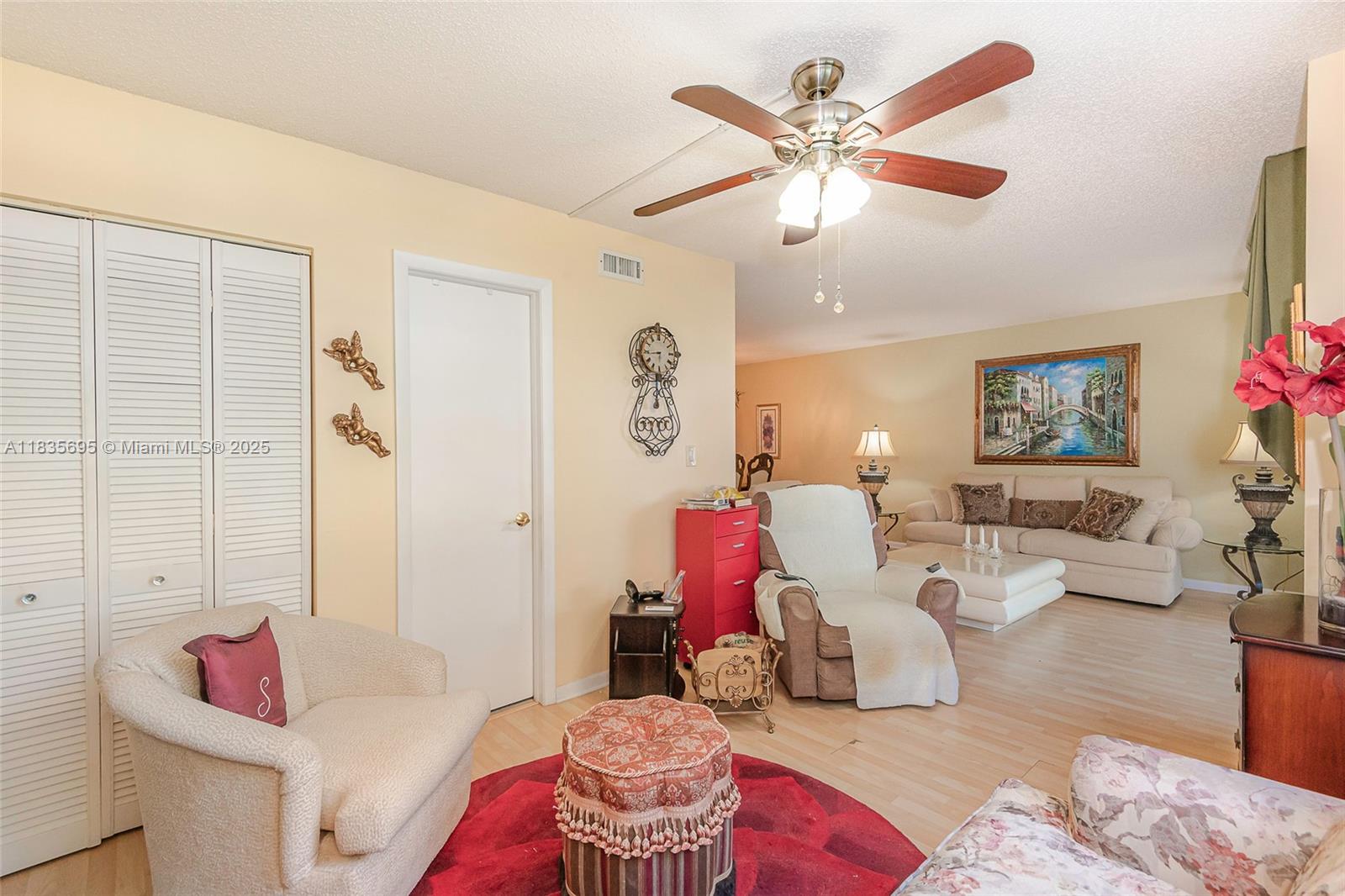 901 Colony Point Cir 107