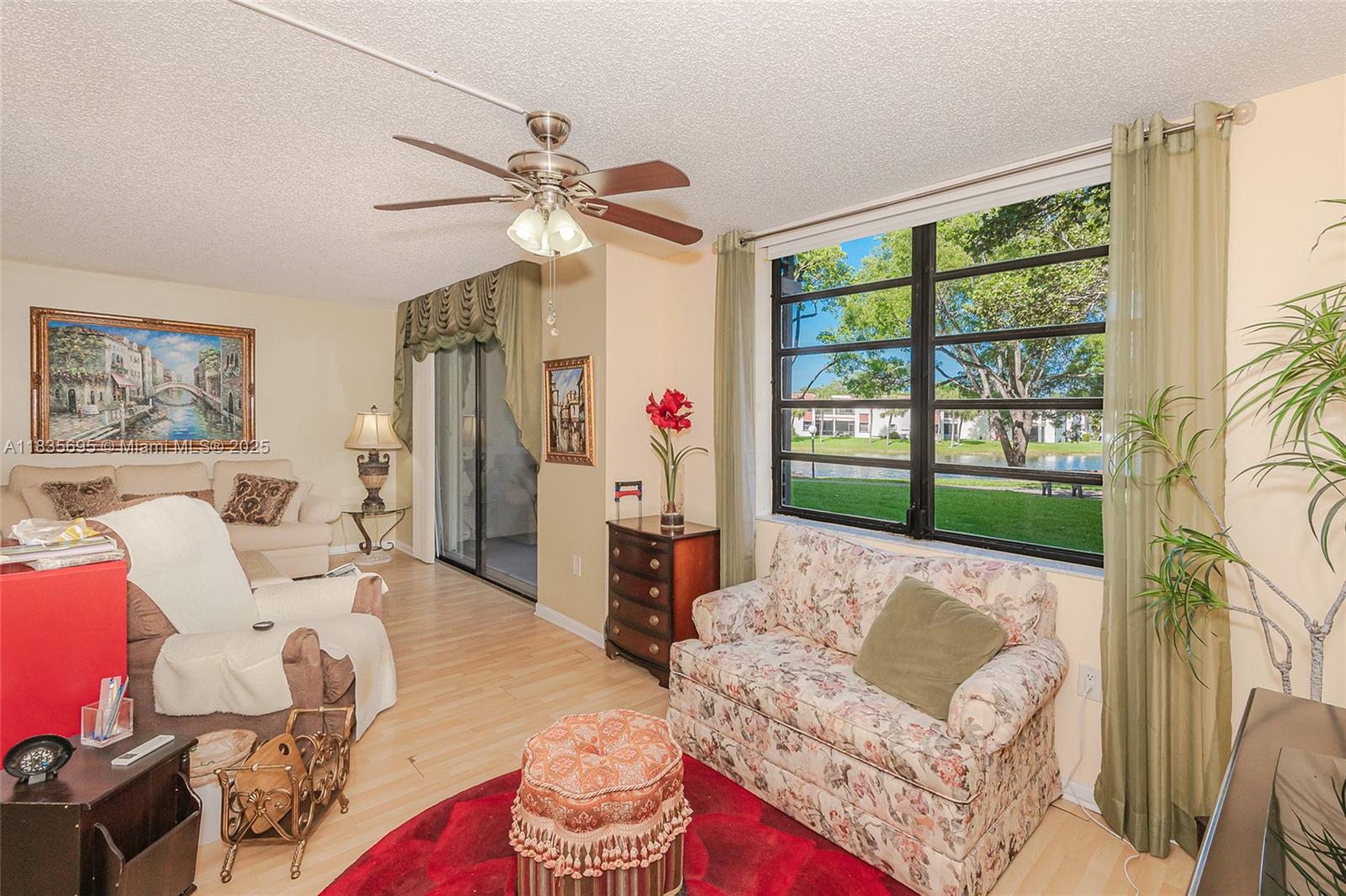 901 Colony Point Cir 107
