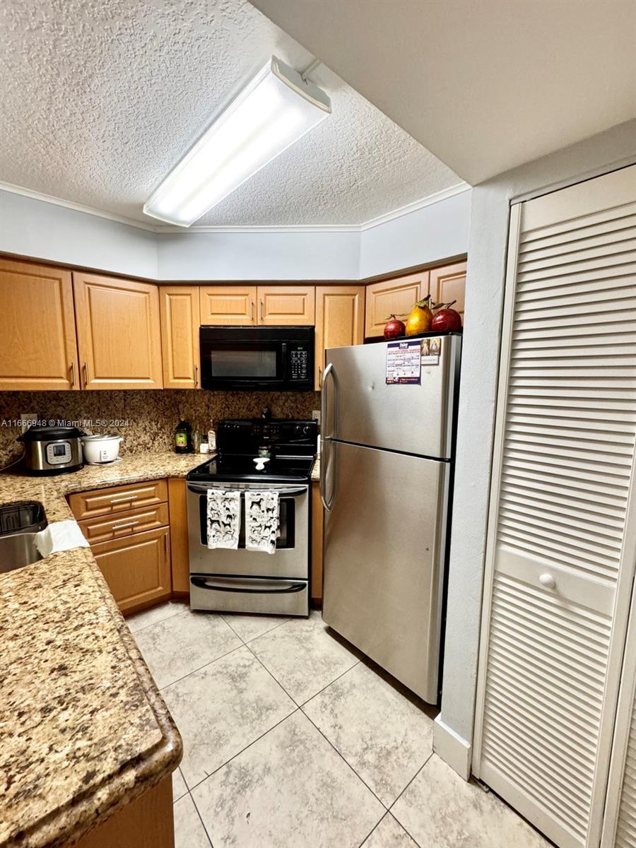Spacious two-bedroom and two full bathrooms. Gated community close to major highways, parks, shopping, and restaurants. Tenant occupied. 25% down payment is required for all financed purchases.