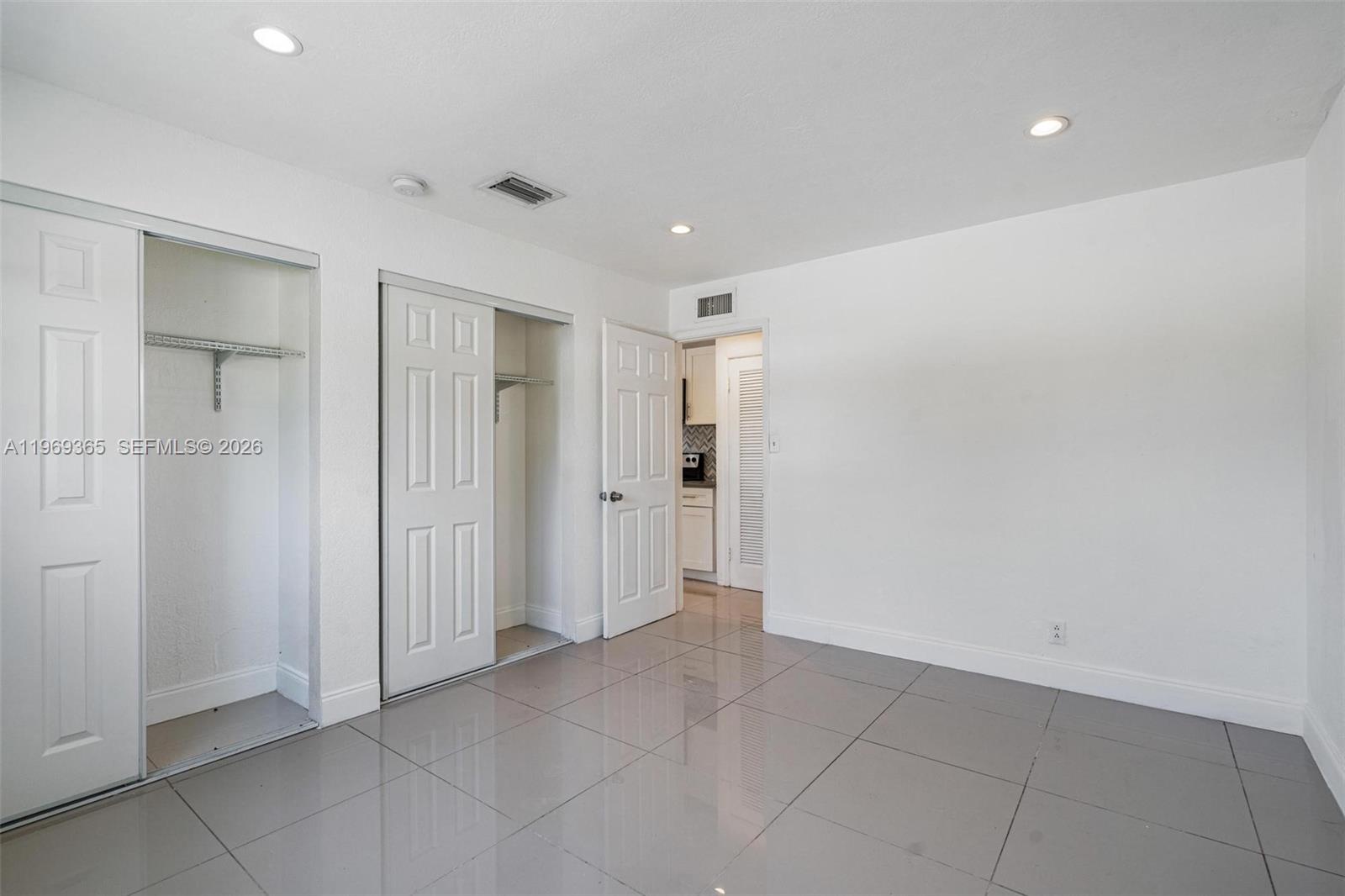 EDGEWATER ESTATES 1ST ADD - Residential Income