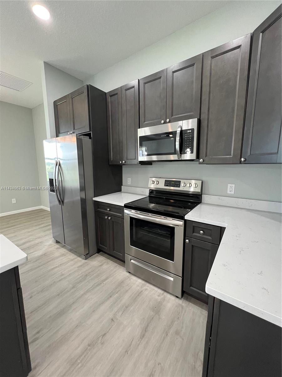 PORT LABELLE - Residential Lease