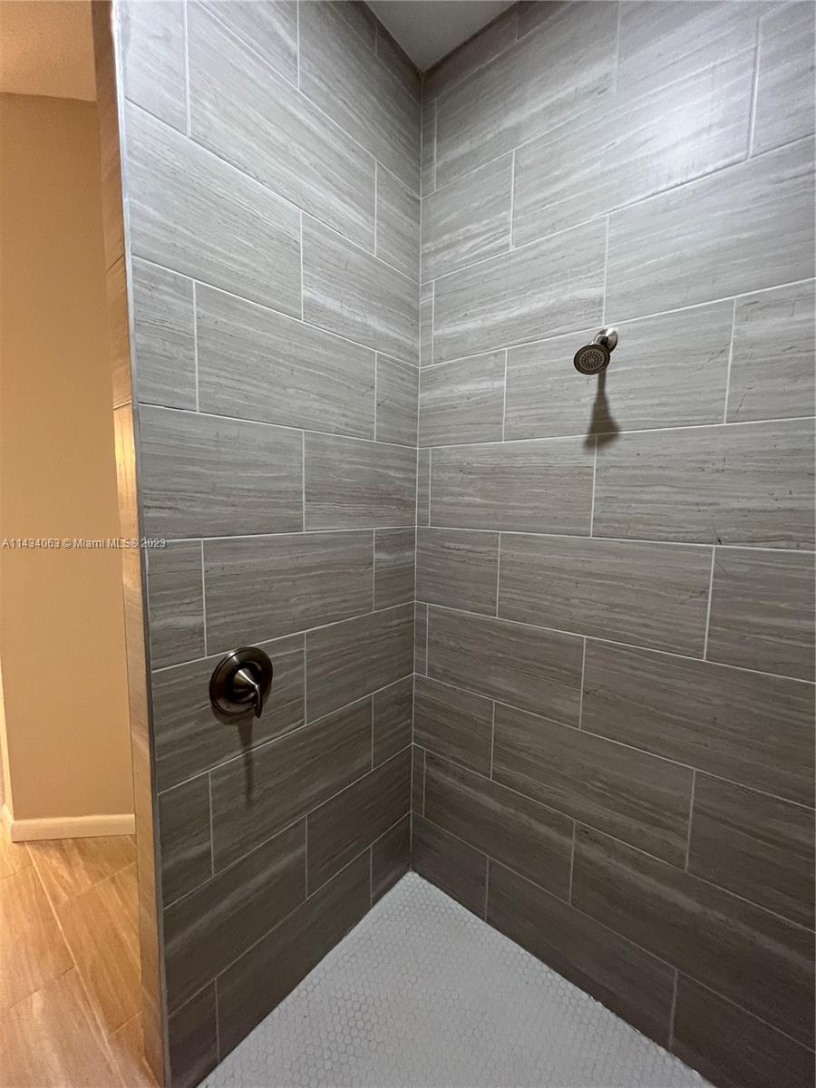 PORT LABELLE - Residential Lease