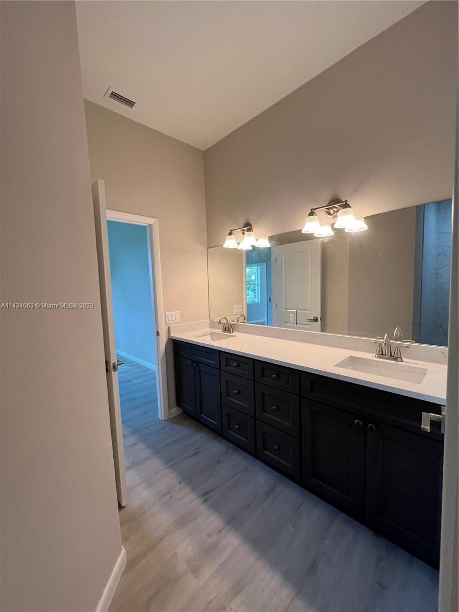 PORT LABELLE - Residential Lease