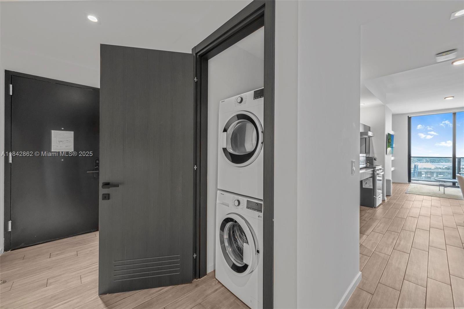 The Elser - Residential