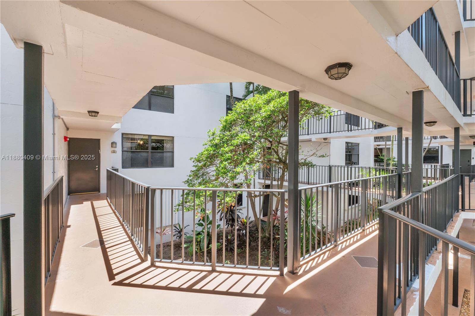 SOUTHVIEW AT AVENTURA CON - Residential