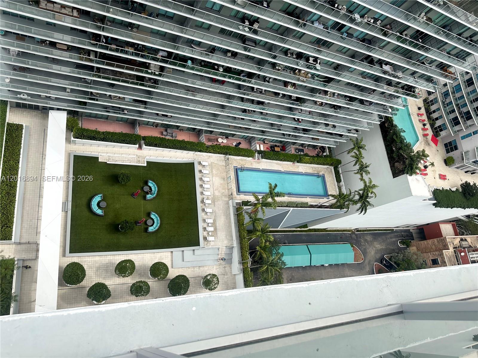 THE AXIS ON BRICKELL COND - Residential
