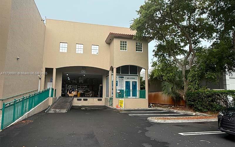 This excellent warehouse, located in the heart of Doral, offers a prime commercial space with over 7,300 sq ft of versatile storage area. Featuring high dock doors and ample room for storage, this property is ideal for businesses in need of substantial space. It also includes approximately 1,400 sq ft of rented office space, providing flexibility for expansion. With a ceiling height of 40 ft and additional parking spaces, this warehouse is ready for immediate use. Schedule a tour today to explore its potential!