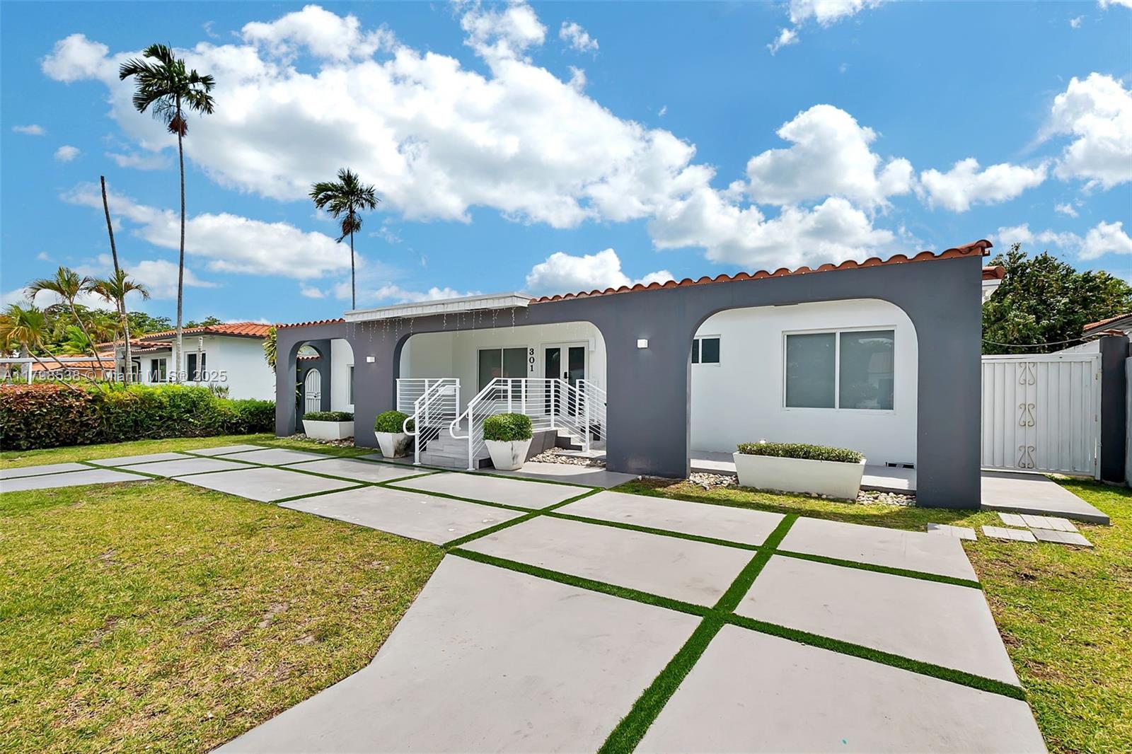 301 Sw 30th Ct, Miami, Broward County, Florida - 3 Bedrooms  
2 Bathrooms - 