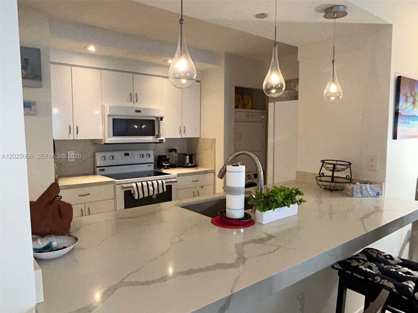 6917 Collins Ave 807