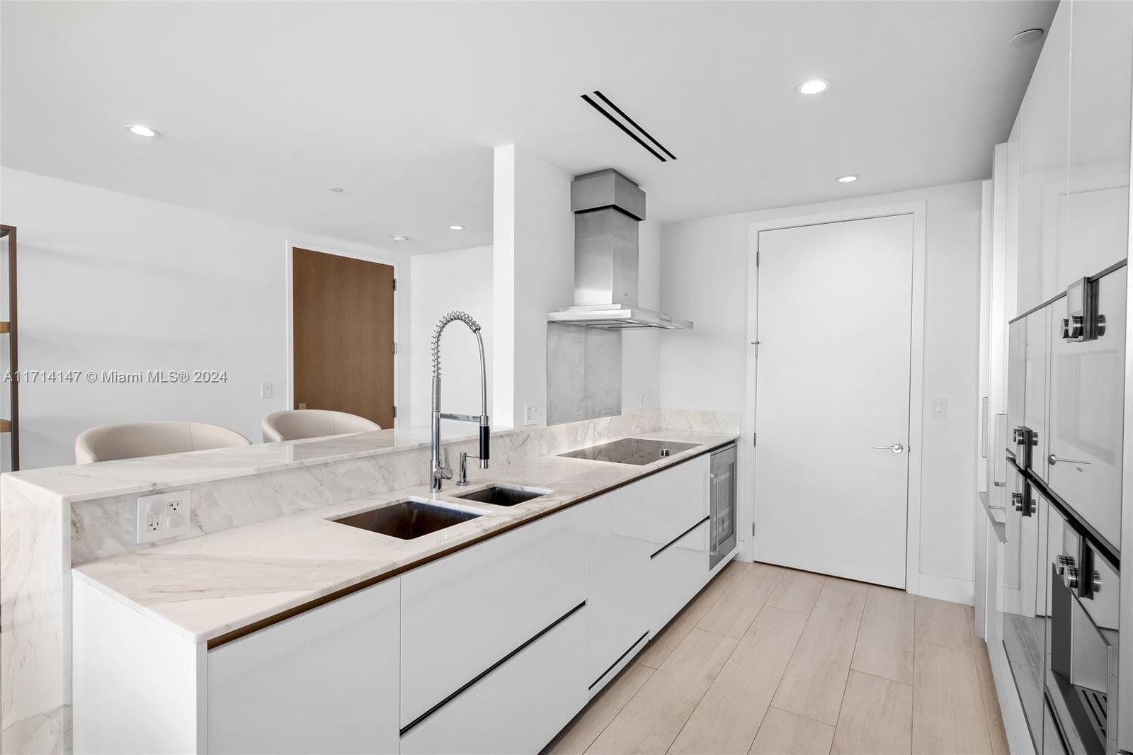 OCEANA BAL HARBOUR CONDO - Residential