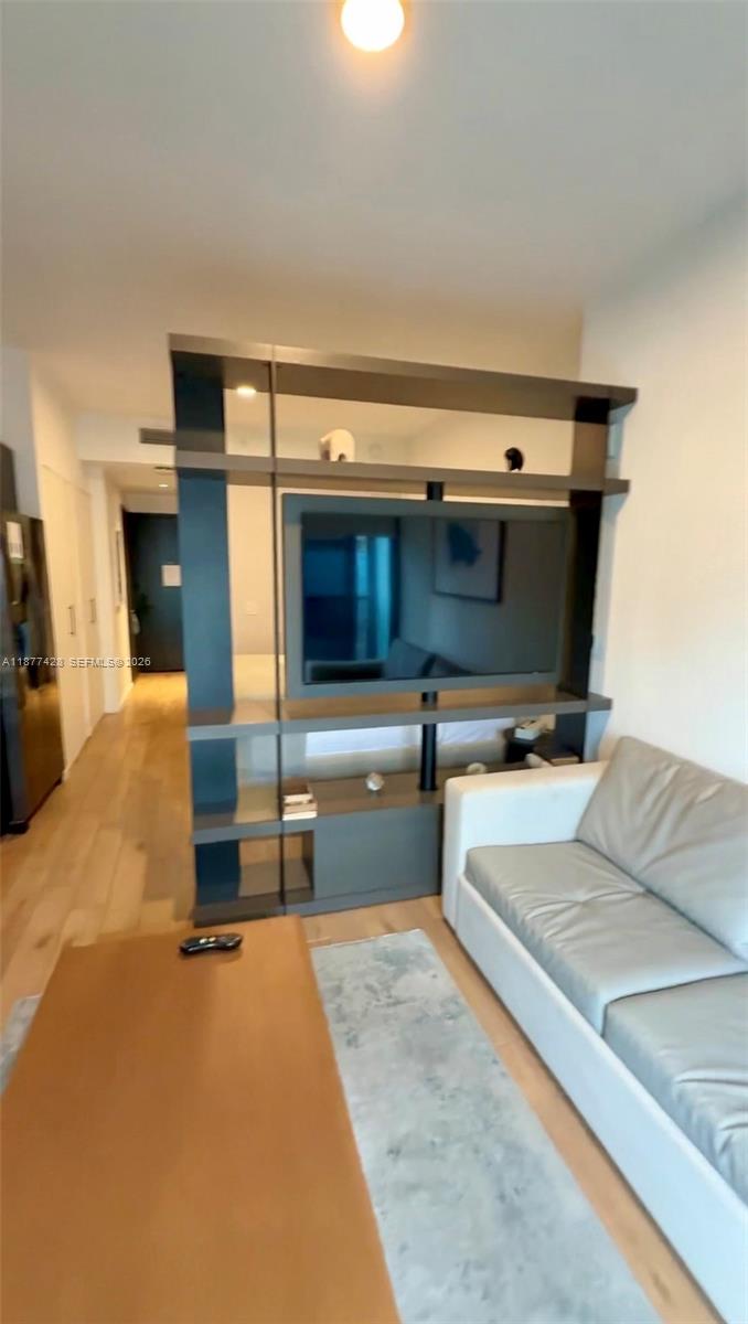 THE ELSER - Residential