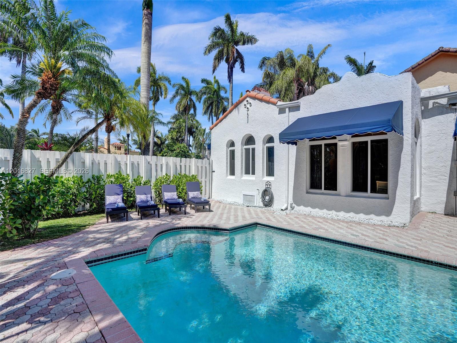 HOLLYWOOD LAKES SECTION - Residential