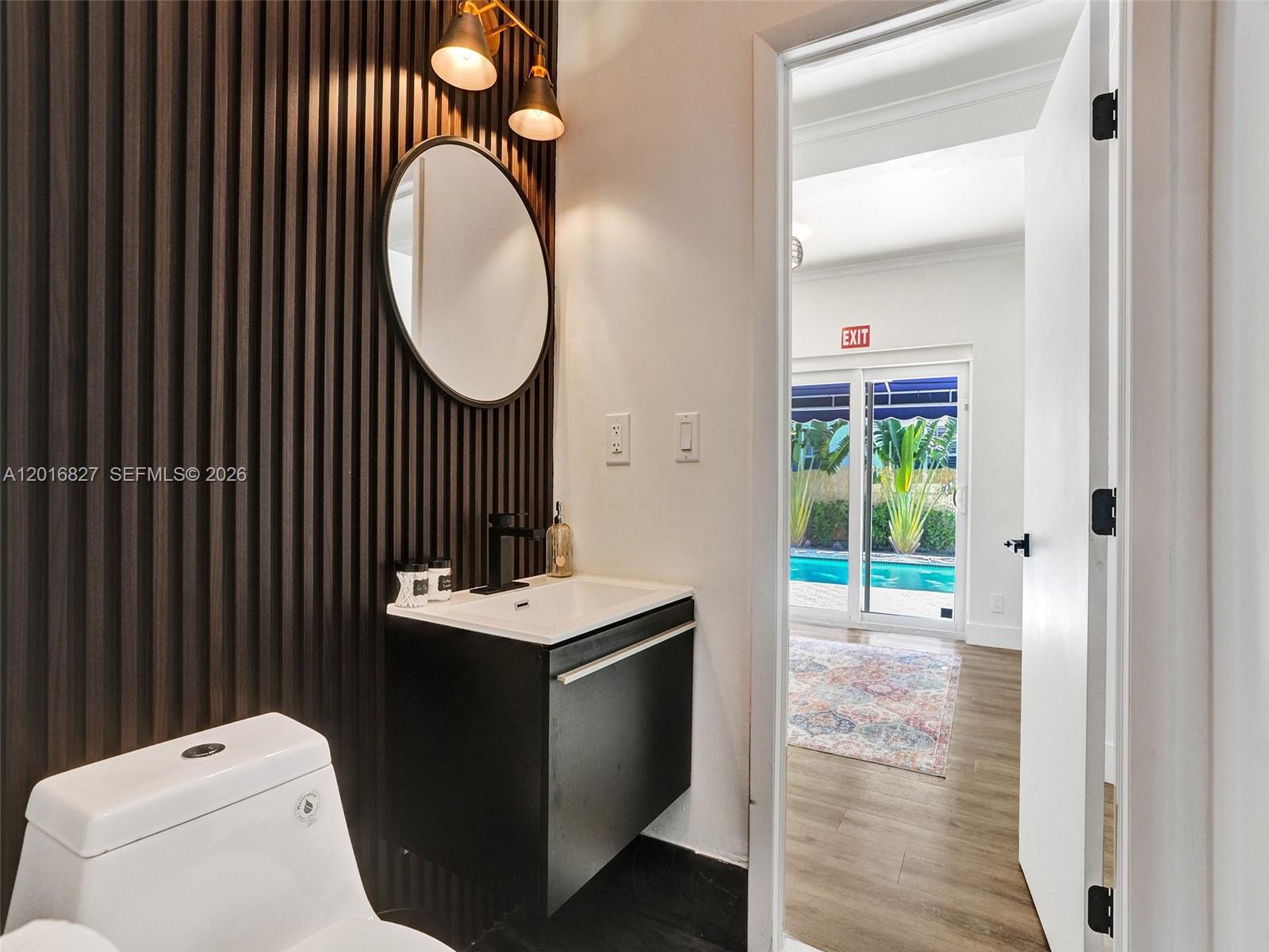 HOLLYWOOD LAKES SECTION - Residential