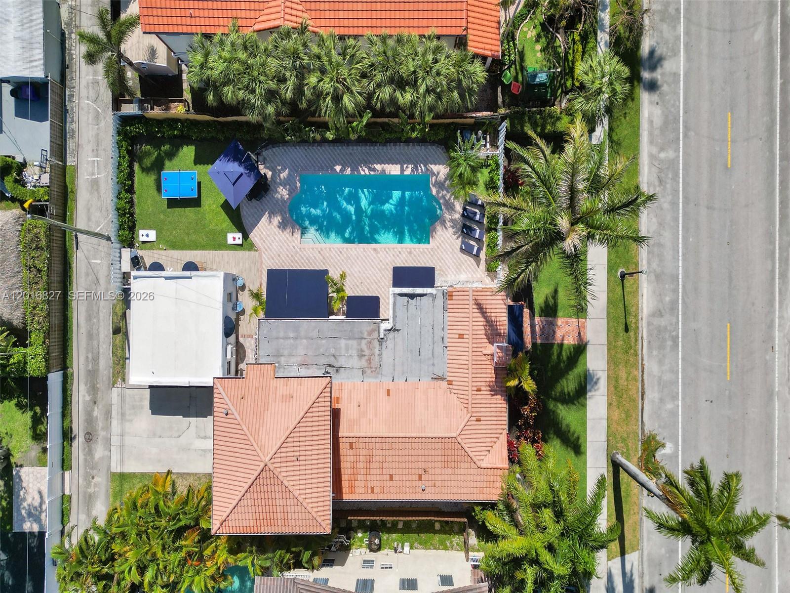HOLLYWOOD LAKES SECTION - Residential