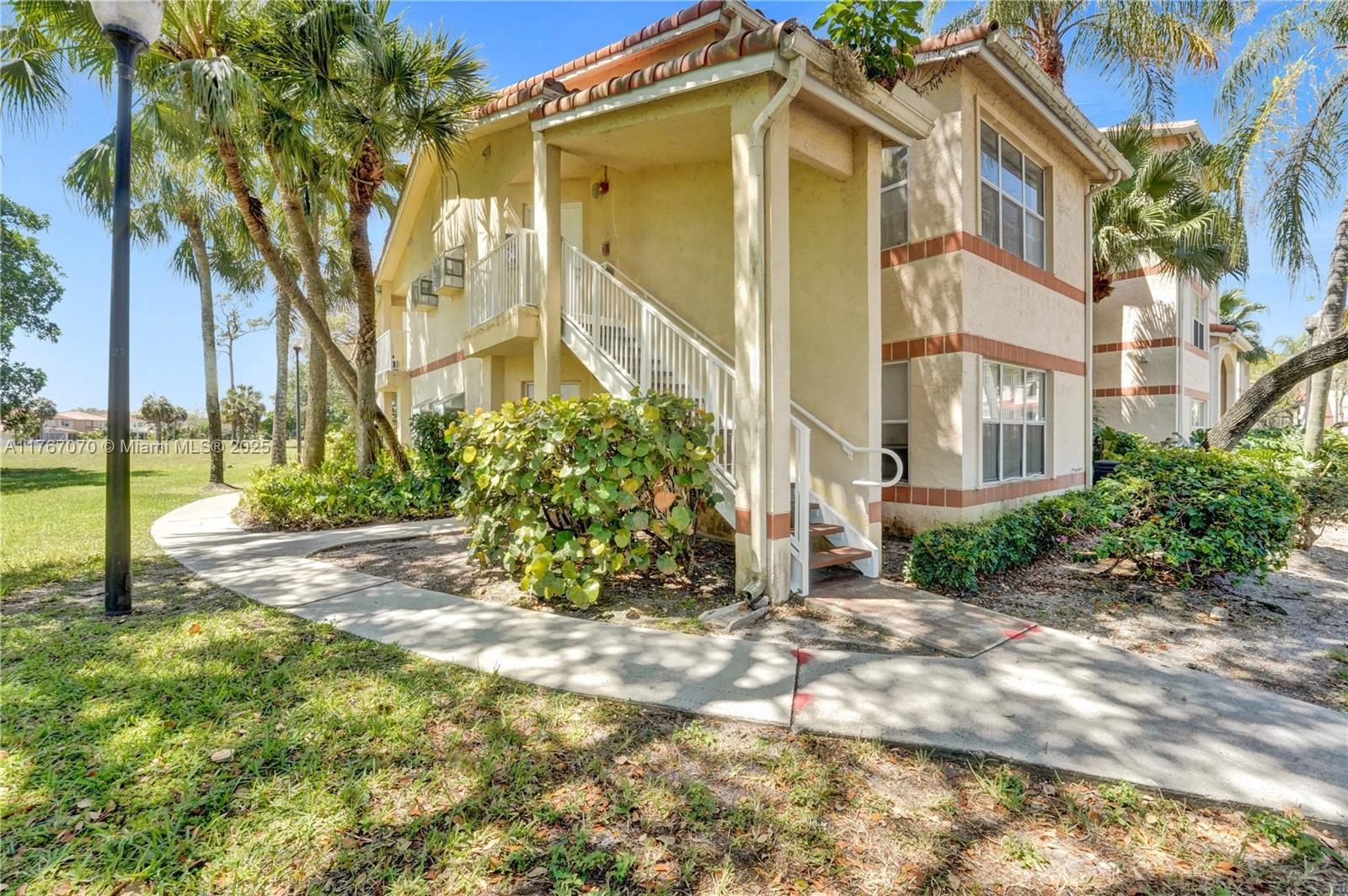 CORAL KEY CONDO - Residential