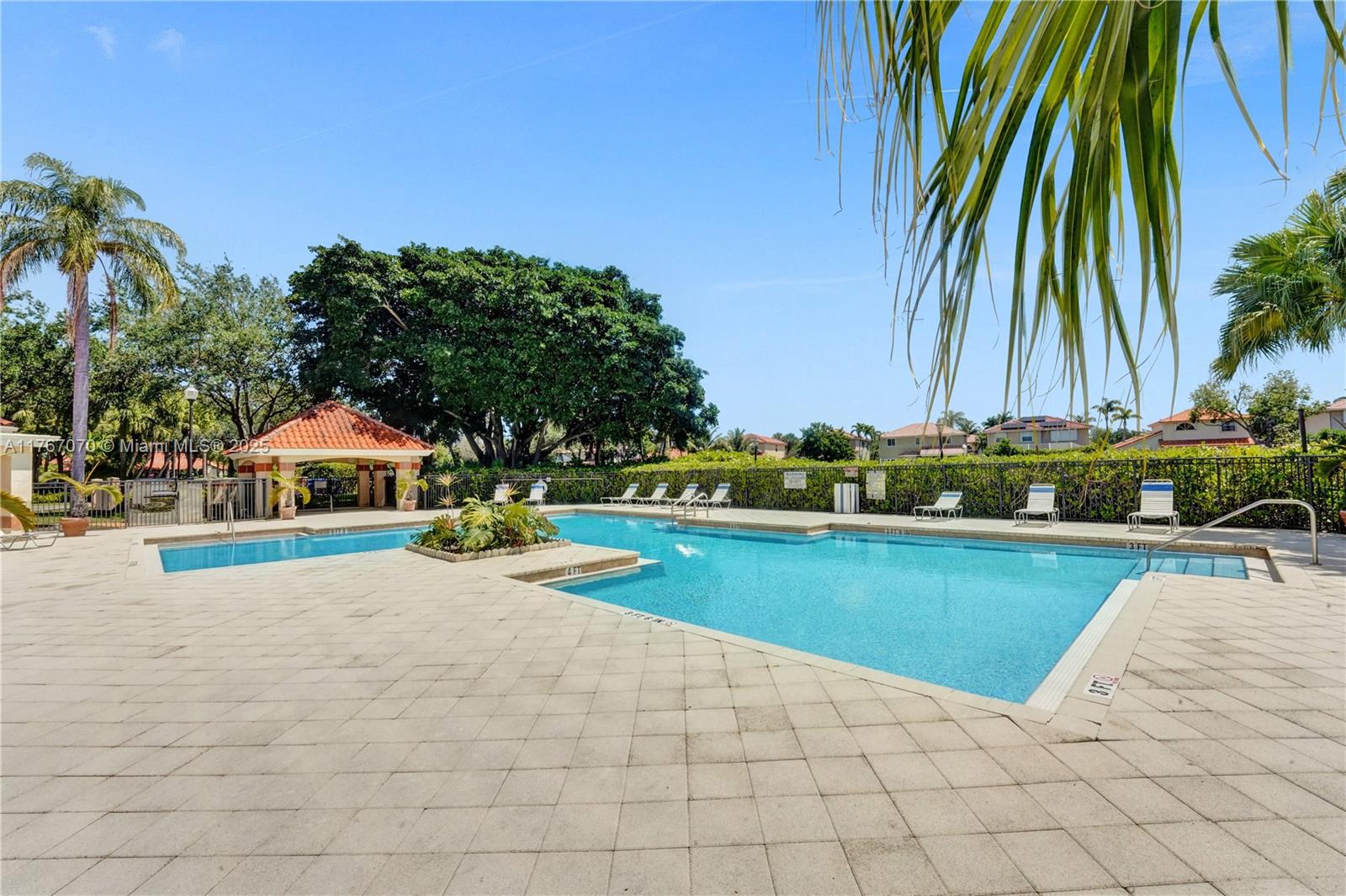 CORAL KEY CONDO - Residential