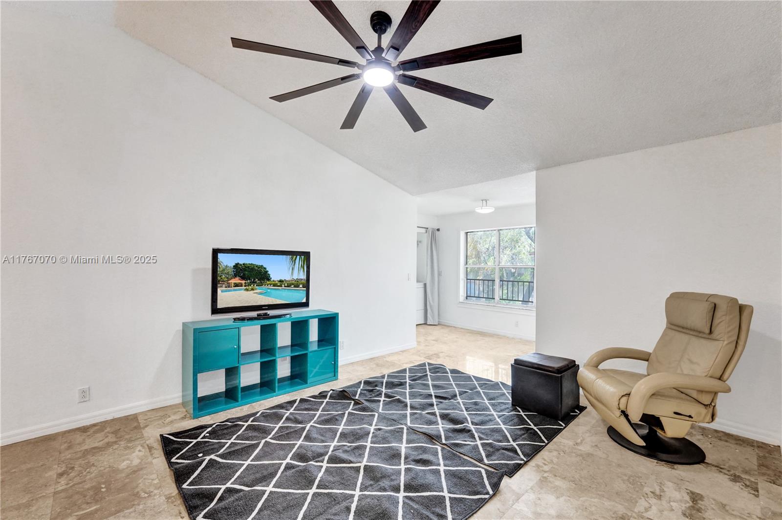 CORAL KEY CONDO - Residential