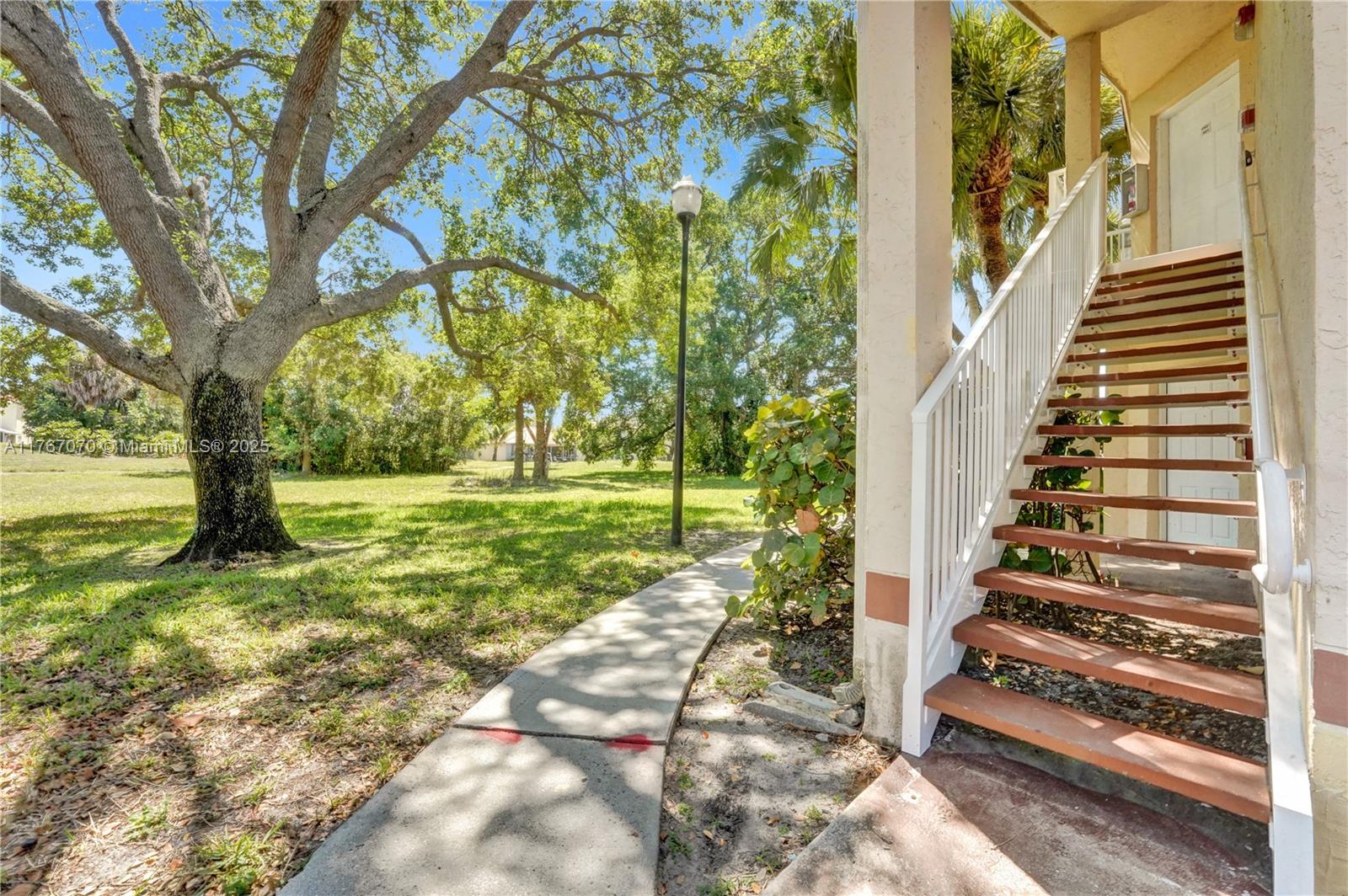 CORAL KEY CONDO - Residential