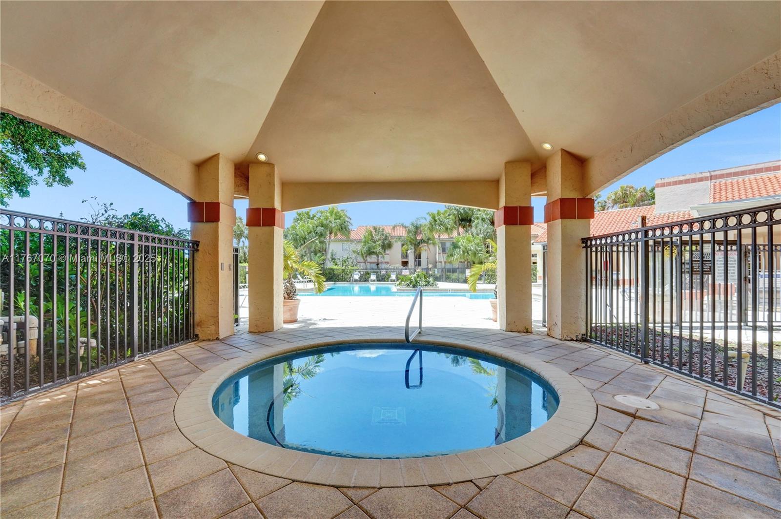 CORAL KEY CONDO - Residential