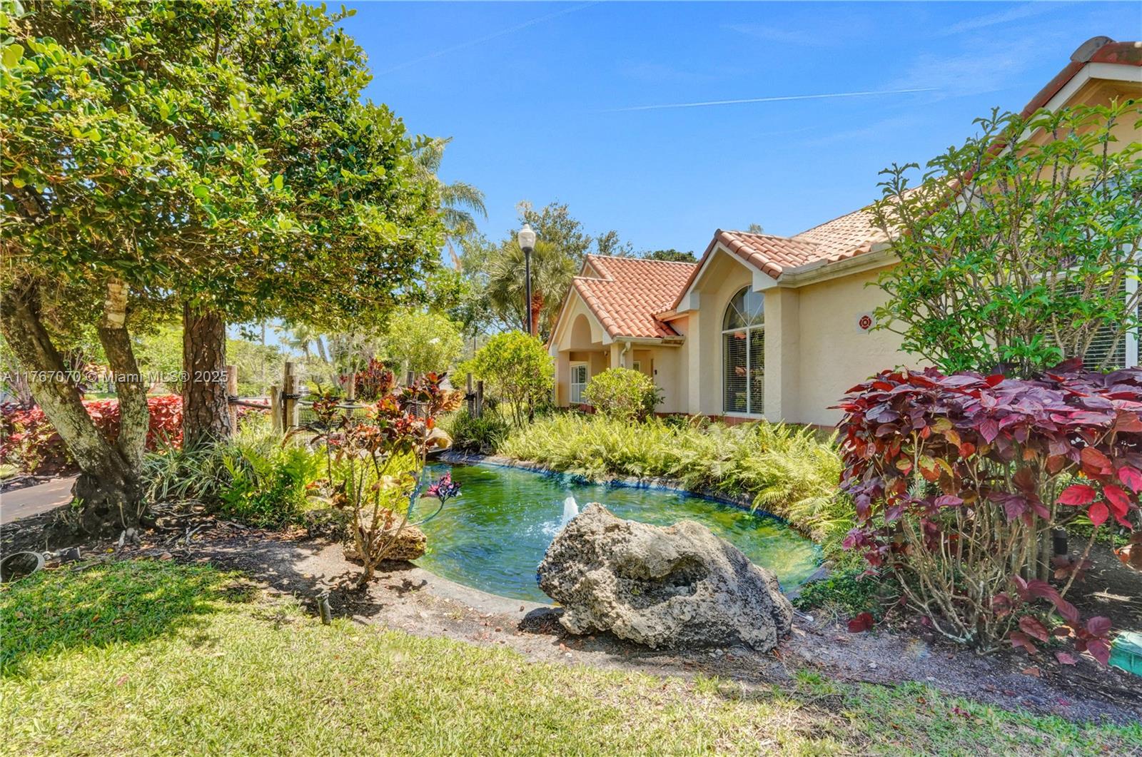 CORAL KEY CONDO - Residential