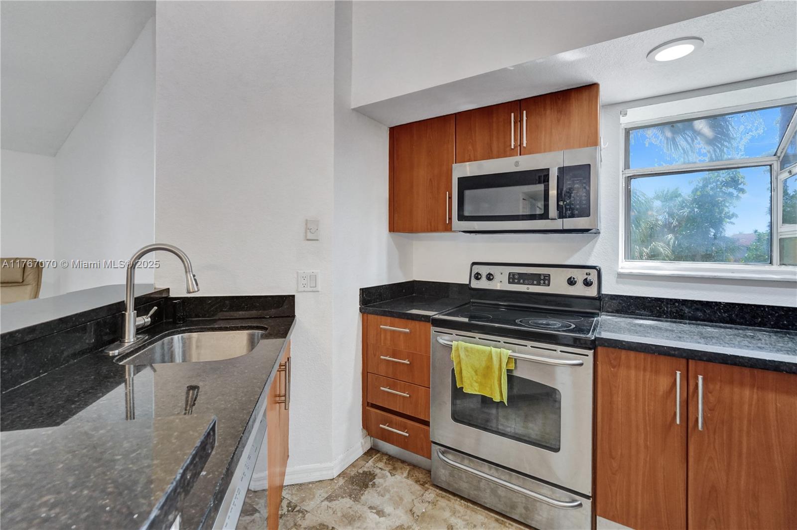 CORAL KEY CONDO - Residential