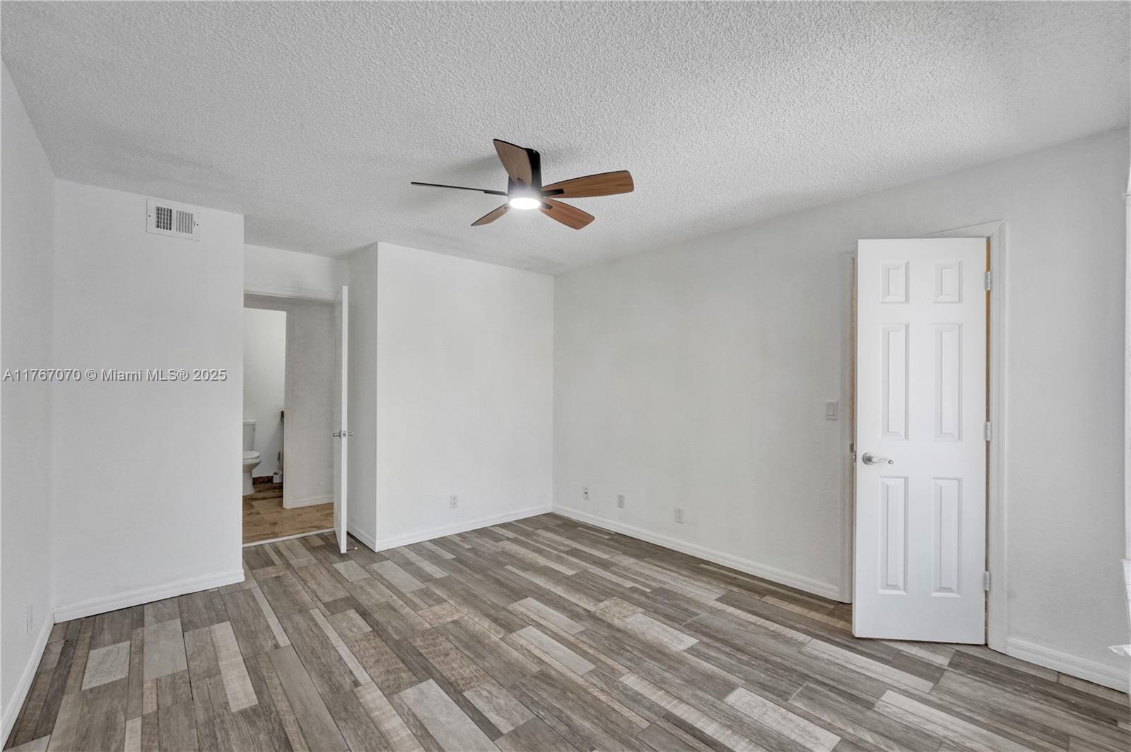 CORAL KEY CONDO - Residential