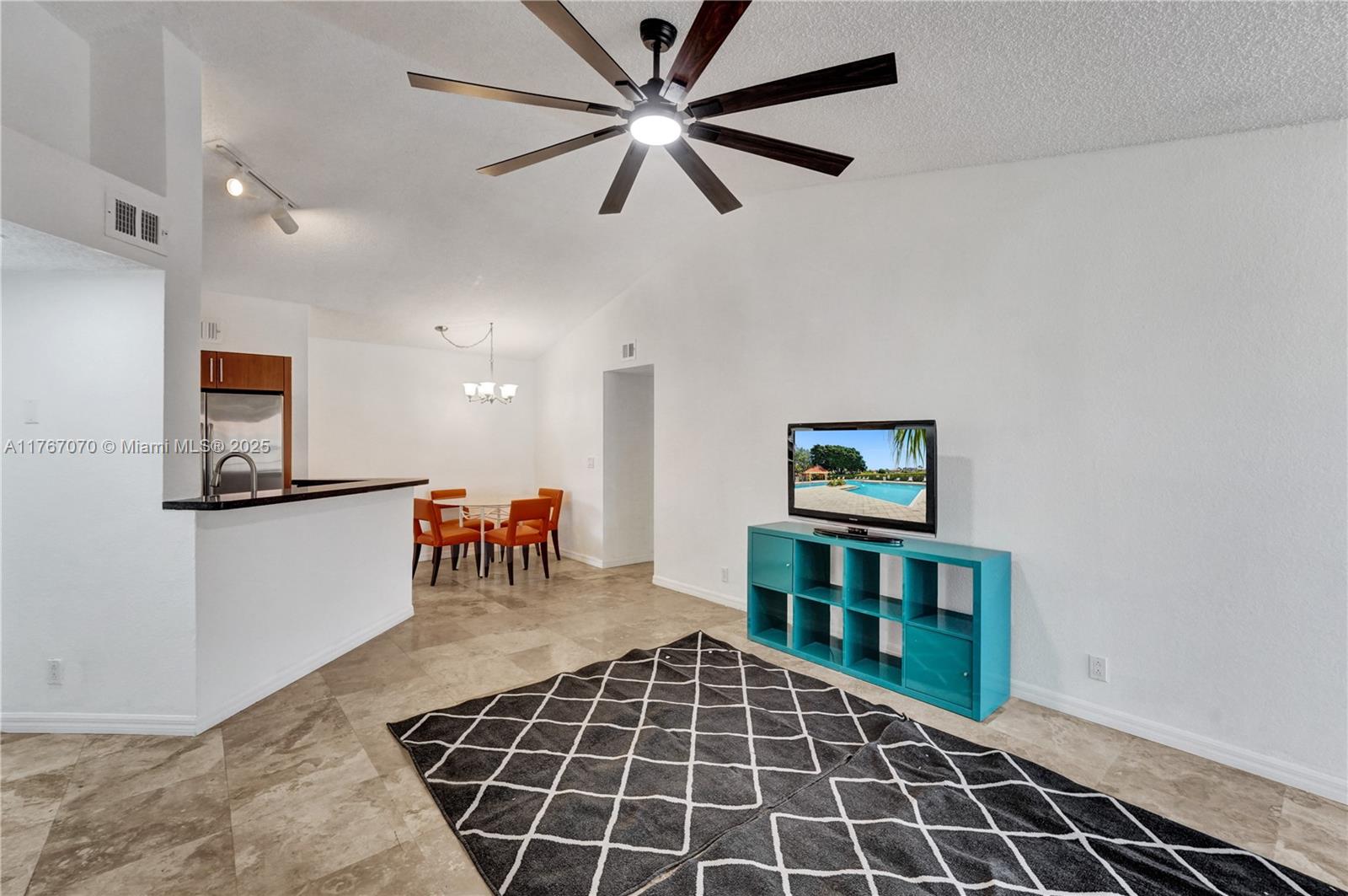 CORAL KEY CONDO - Residential
