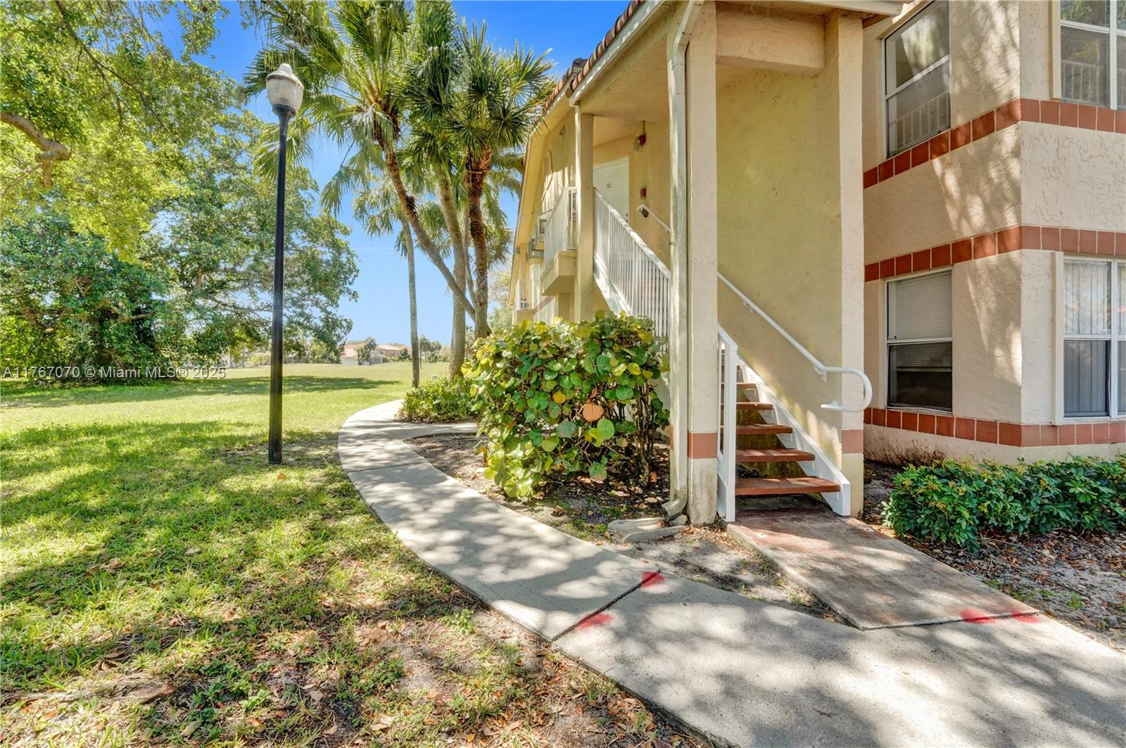 CORAL KEY CONDO - Residential