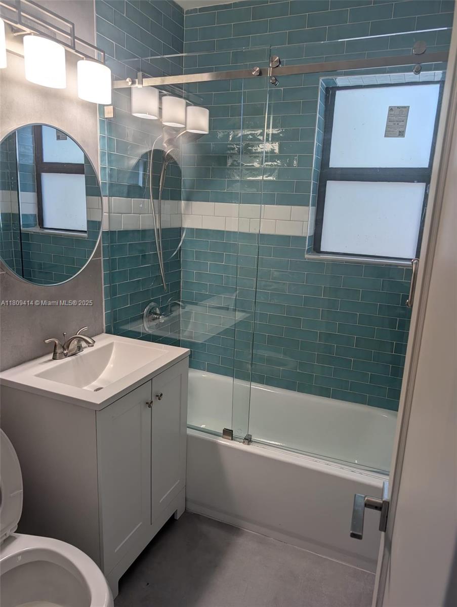 421 Sw 11th St, Fort Lauderdale, Broward County, Florida - 2 Bedrooms  
1 Bathrooms - 