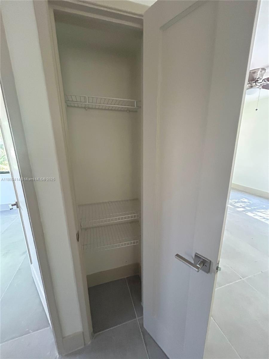 LAUDERDALE - Residential Lease