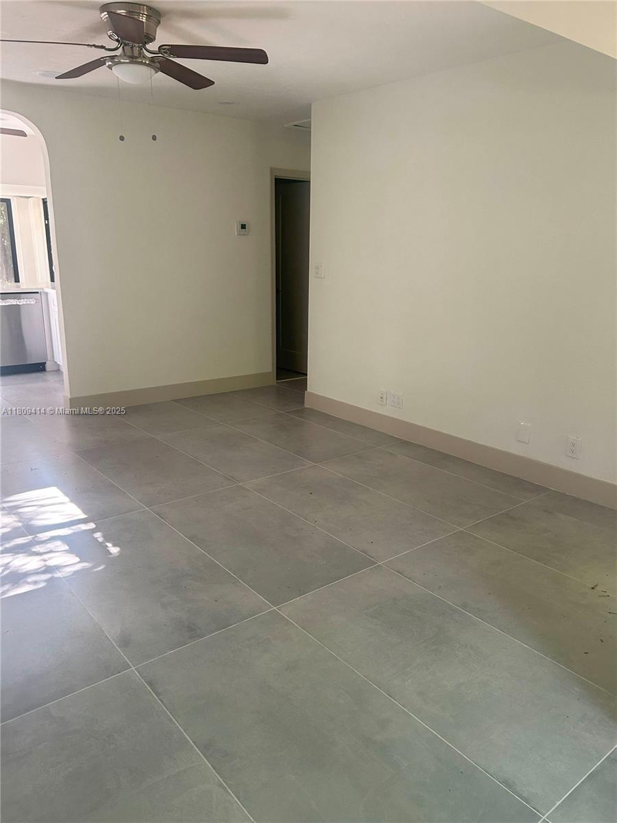 LAUDERDALE - Residential Lease