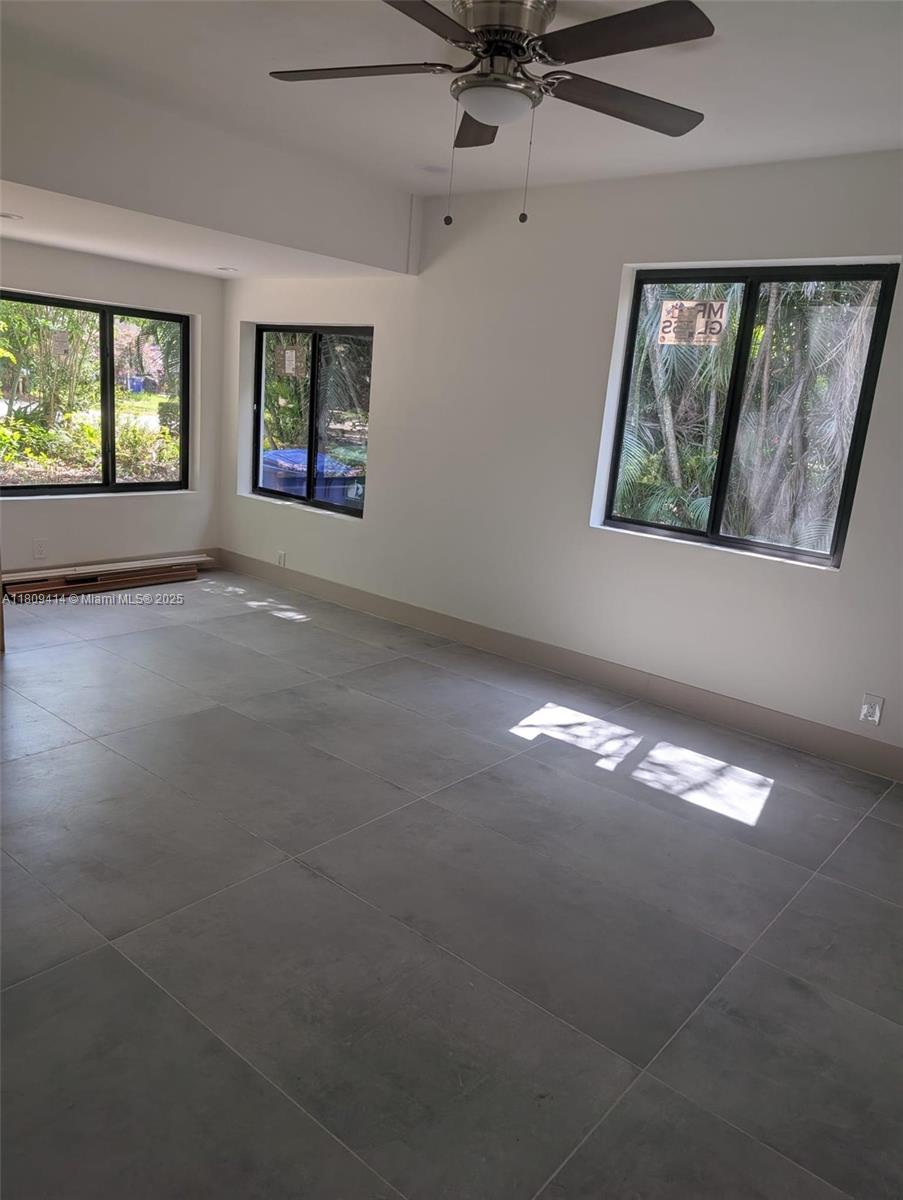 LAUDERDALE - Residential Lease