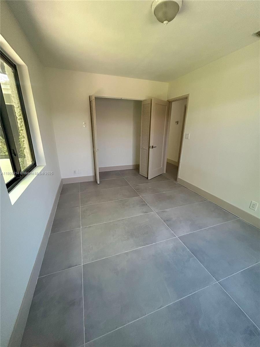 LAUDERDALE - Residential Lease