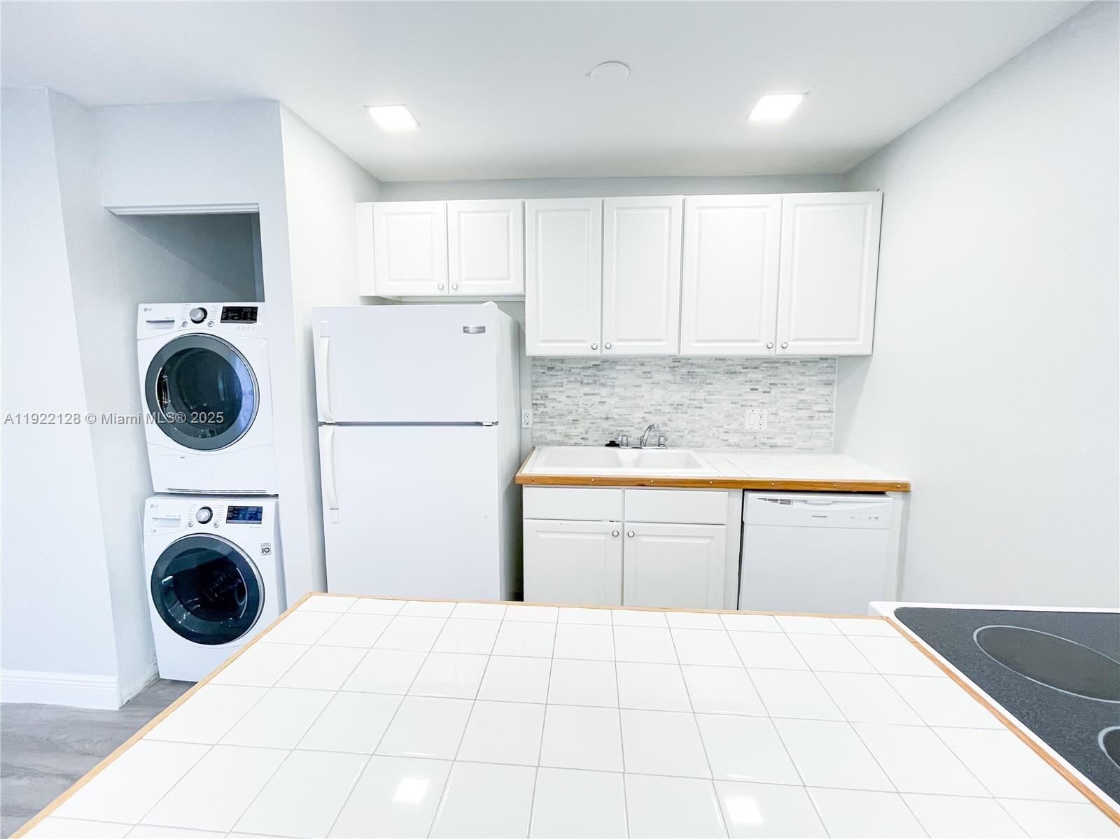 MY PLACE CONDO - Residential Lease