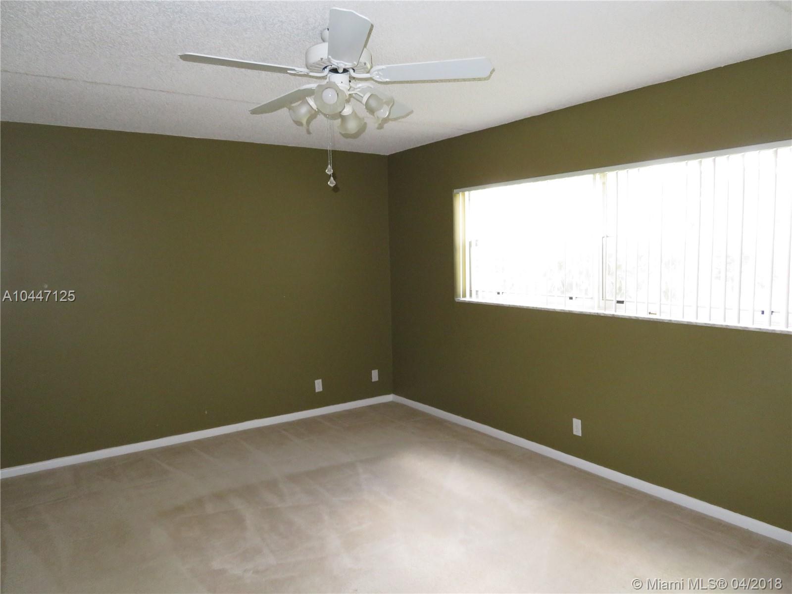 ORIOLE GOLF & TENNIS CLUB - Residential