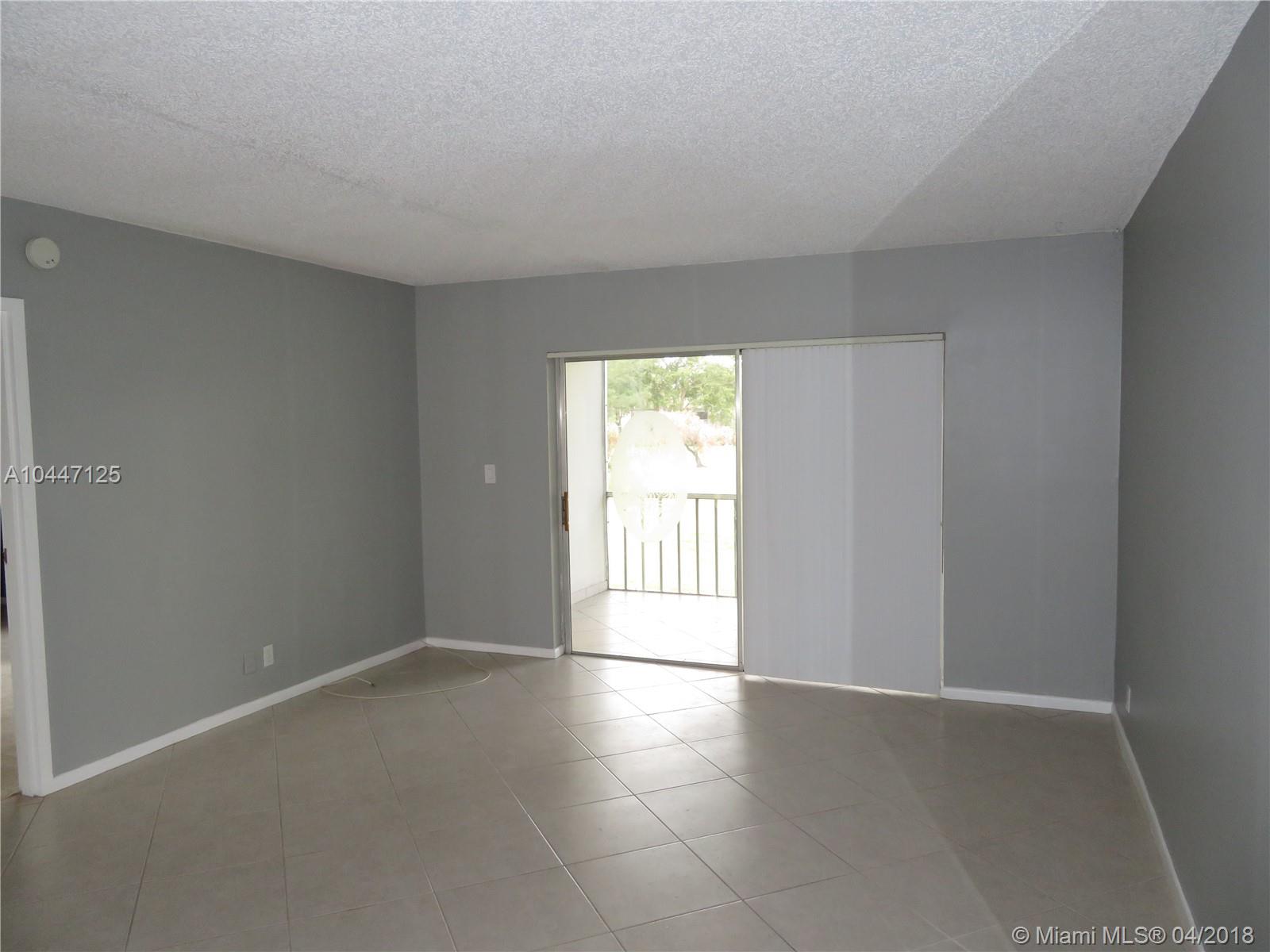 ORIOLE GOLF & TENNIS CLUB - Residential