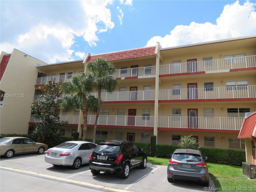 VERY NICE UNIT IN THE VERY ACTIVE COMMUNITY OF ORIOLE GOLF & TENNIS 2. NESTLED BETWEEN THE 2 COURSES OF THE ORIOLE COUNTRY CLUB.CERAMIC TILES IN THE LIVING AREAS EXCEPT THE BEDROOMS WHICH ARE CARPET, BRAND NEW KITCHEN APPLIANCES,COUNTER TOP & BACK SPLASH. SERENE GOLF AND SLIGHT WATER VIEW FROM YOUR SCREENED IN BALCONY. THE COMMUNITY FEATURES 2 HEATED SWIMMING POOLS, MANY ACTIVITIES, GYM & POOL TABLE. THE COMMUNITY REPRESENTS ITSELF AS AN HOPA COMMUNITY. NO LEASE THE 1ST 2 YEARS OF OWNWERSHIP