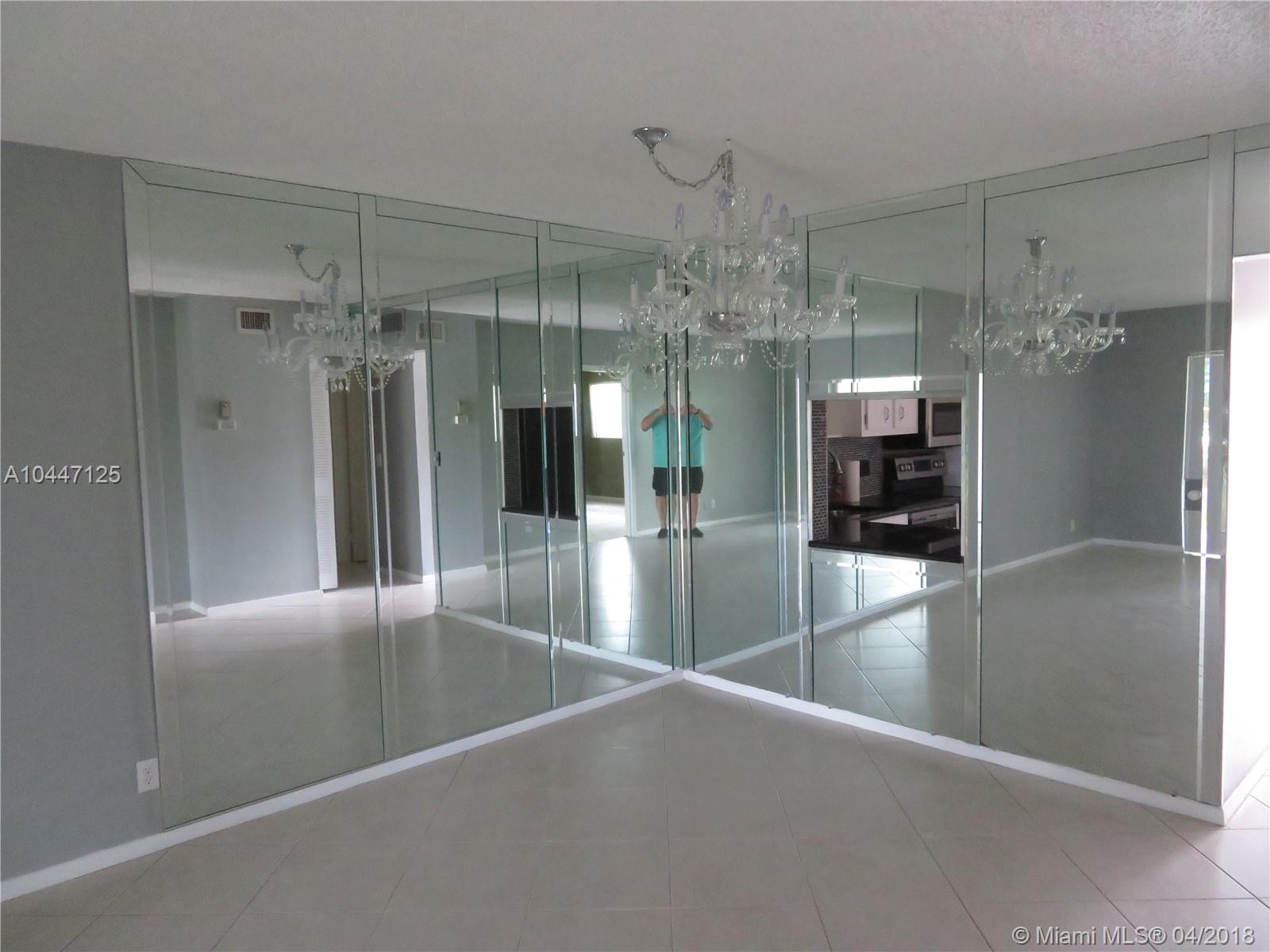 ORIOLE GOLF & TENNIS CLUB - Residential