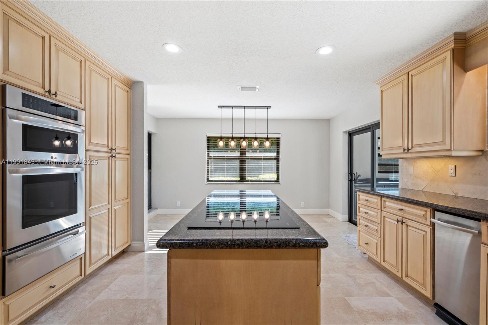 OAK WOOD - Residential