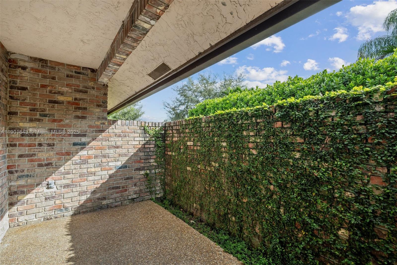 OAK WOOD - Residential