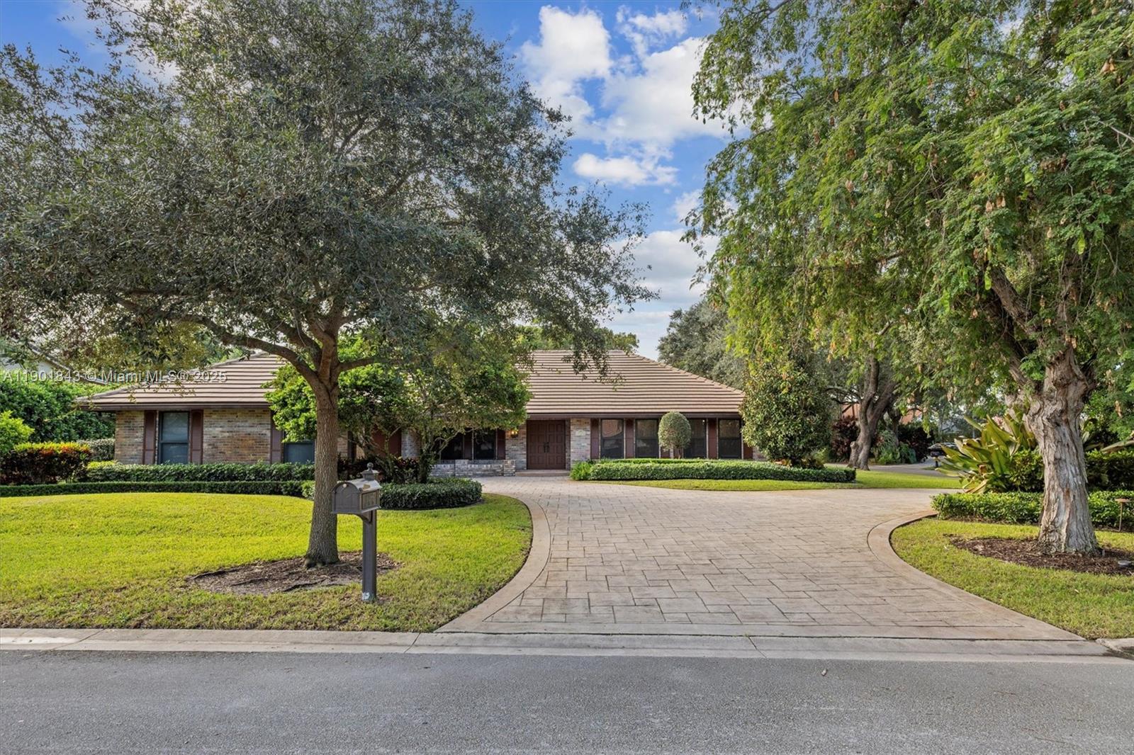 OAK WOOD - Residential