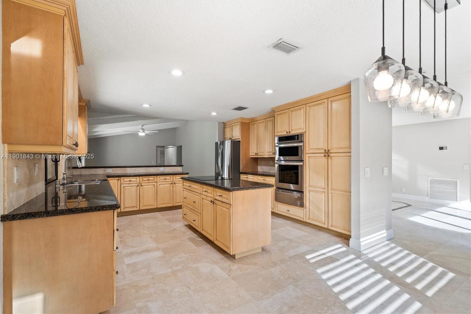 OAK WOOD - Residential