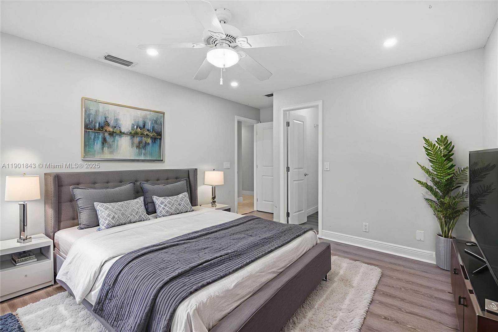 OAK WOOD - Residential