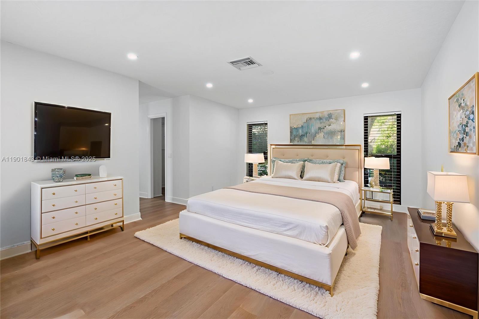 OAK WOOD - Residential