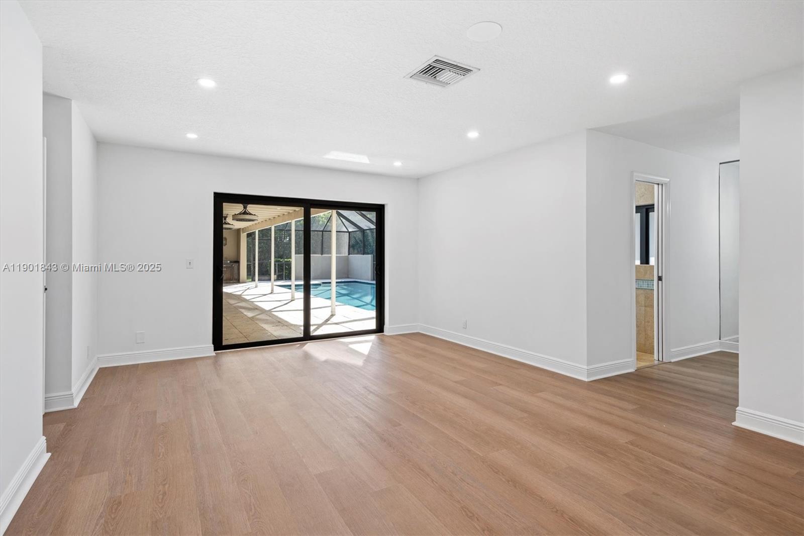 OAK WOOD - Residential