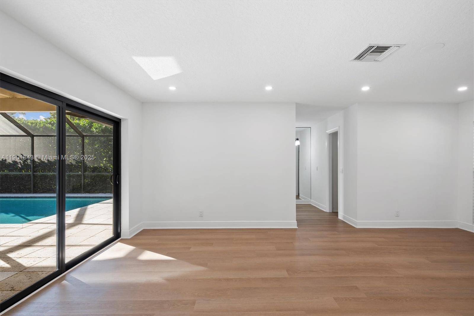 OAK WOOD - Residential