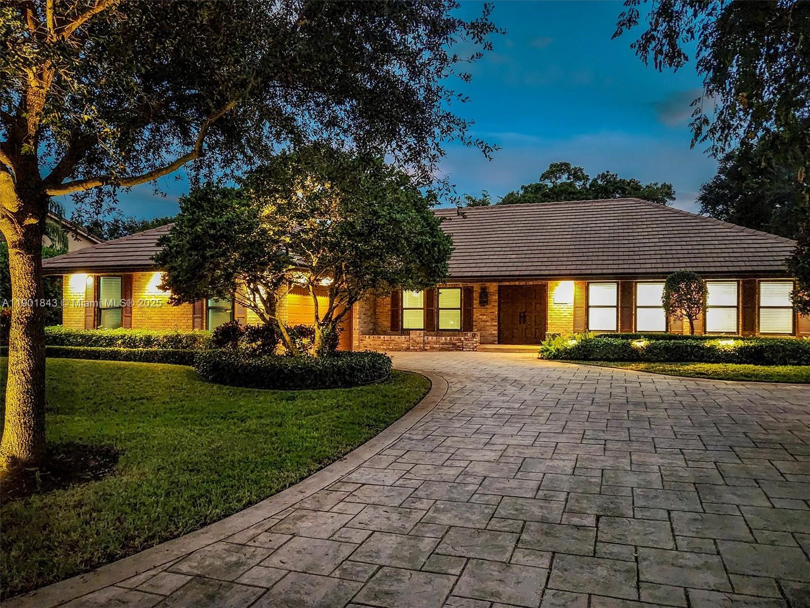 OAK WOOD - Residential